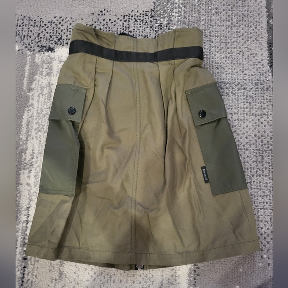 3. NWT MONCLER KHAKI CARGO SKIRT - Picture 10 of 11